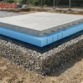 Grubość płyty fundamentowej pod lupą: Jakie warstwy, beton i XPS wybrać?